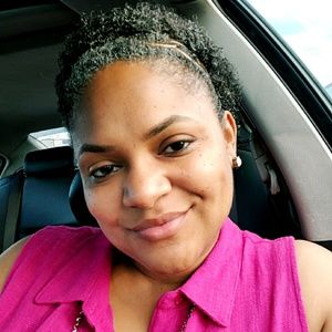 Meet your Posher, Stefanie